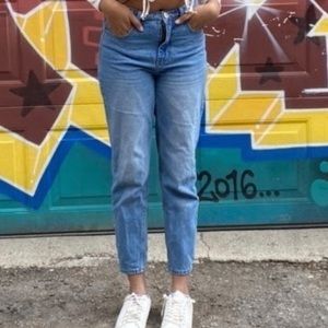 good enough condition. straight-legged. they are too short and small for me.